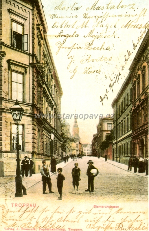 hfgjhefgd.jpg - Pohled směrem k Hornímu nám z křižovatky Nákladní - Pekařská. Počátek 20.století.
