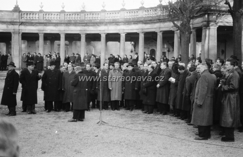 pohrebpetrbezruc24.jpg - Městský hřbitov