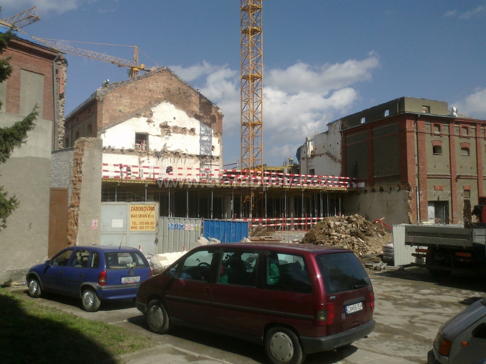 20042012182.jpg
